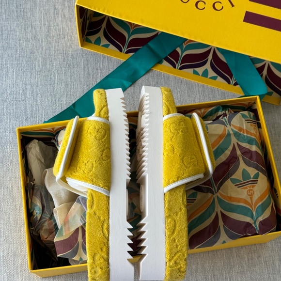 NIB Adidas x Gucci Slide GG women's Platform Sandals yellow Made in Italy - Picture 5 of 6